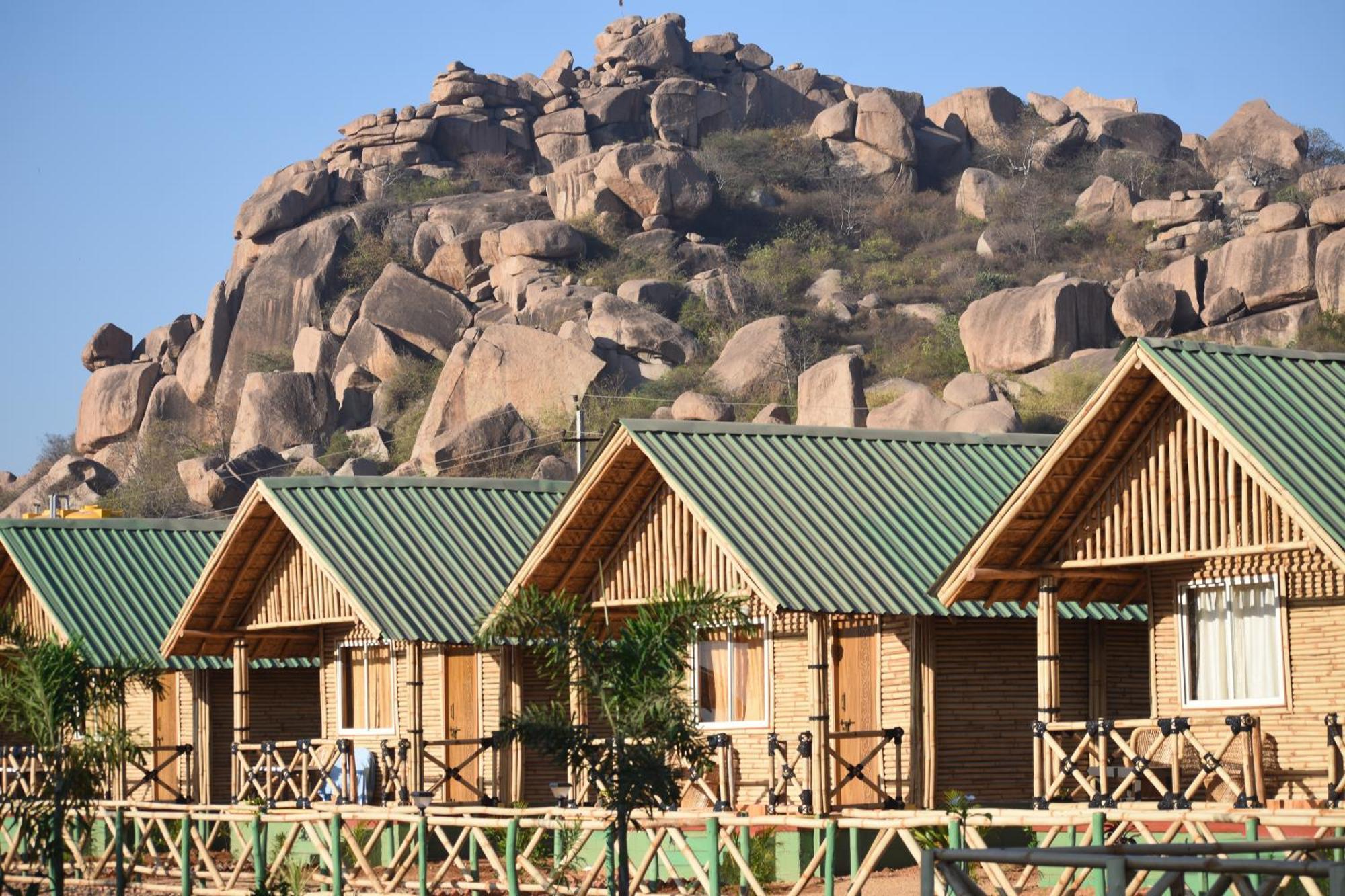 Mowgli'S Cafe Hampi & Guest House 外观 照片