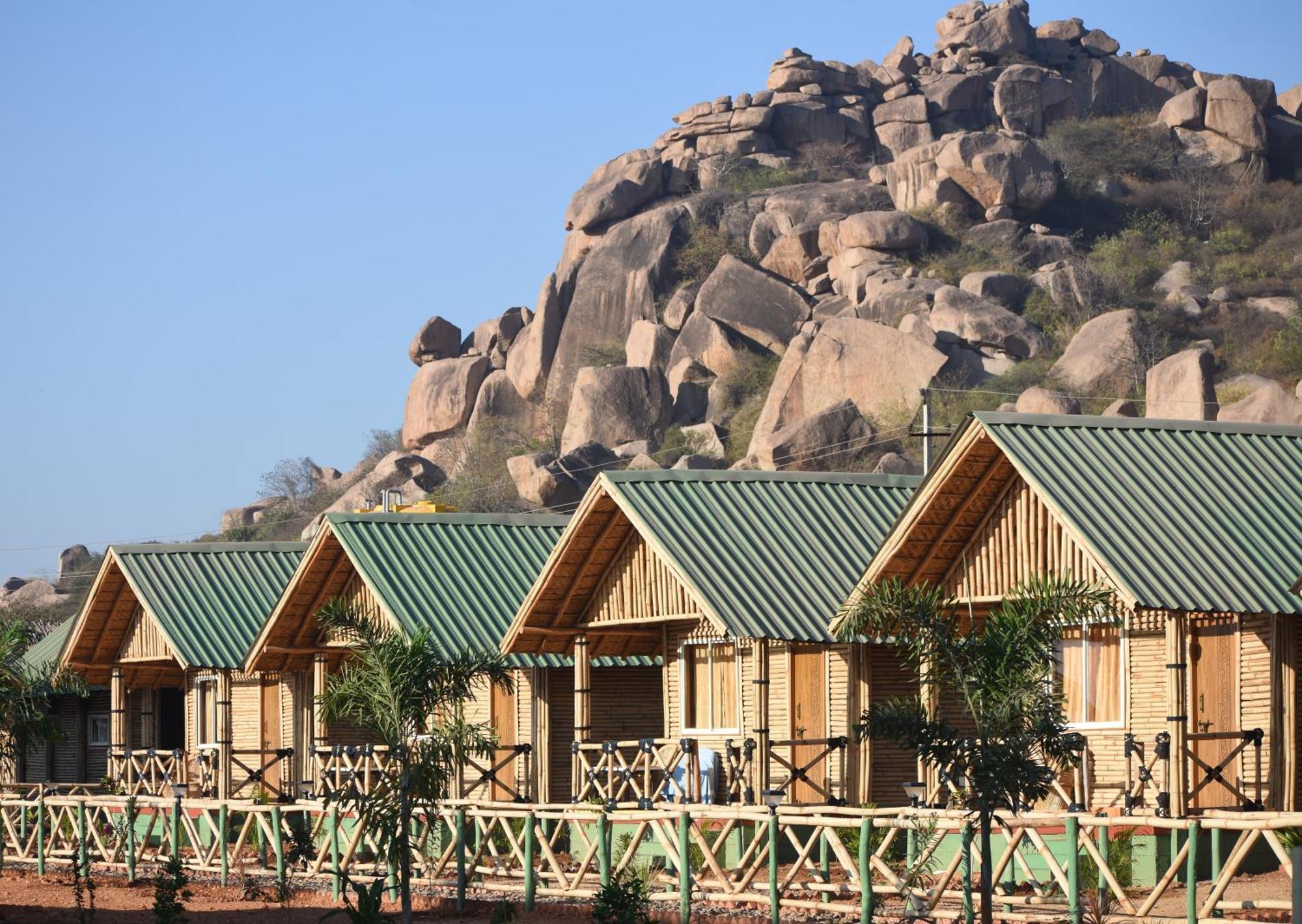 Mowgli'S Cafe Hampi & Guest House 外观 照片