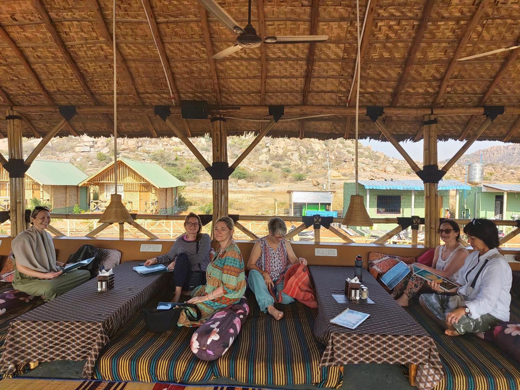 Mowgli'S Cafe Hampi & Guest House 外观 照片