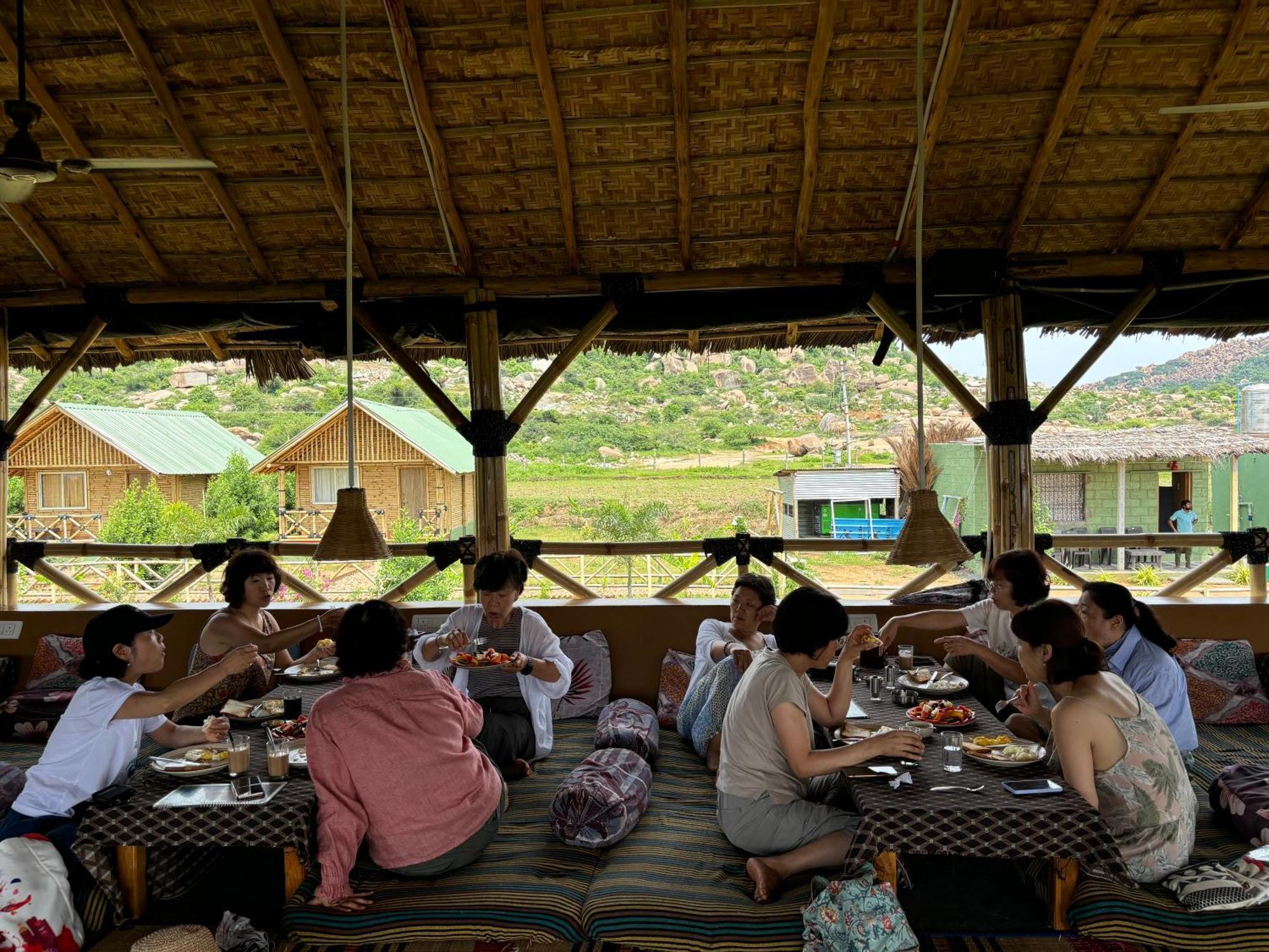 Mowgli'S Cafe Hampi & Guest House 外观 照片