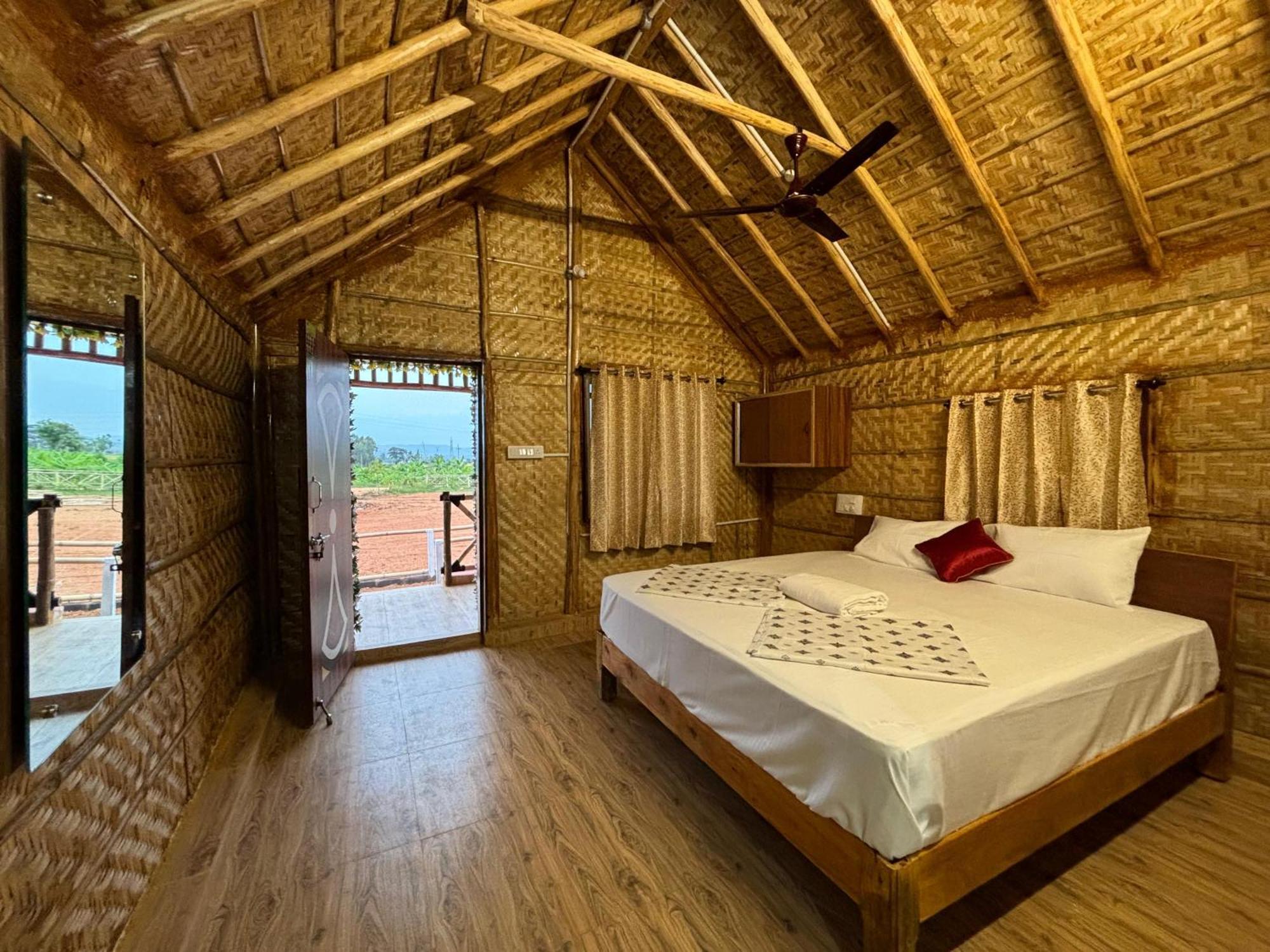 Mowgli'S Cafe Hampi & Guest House 外观 照片