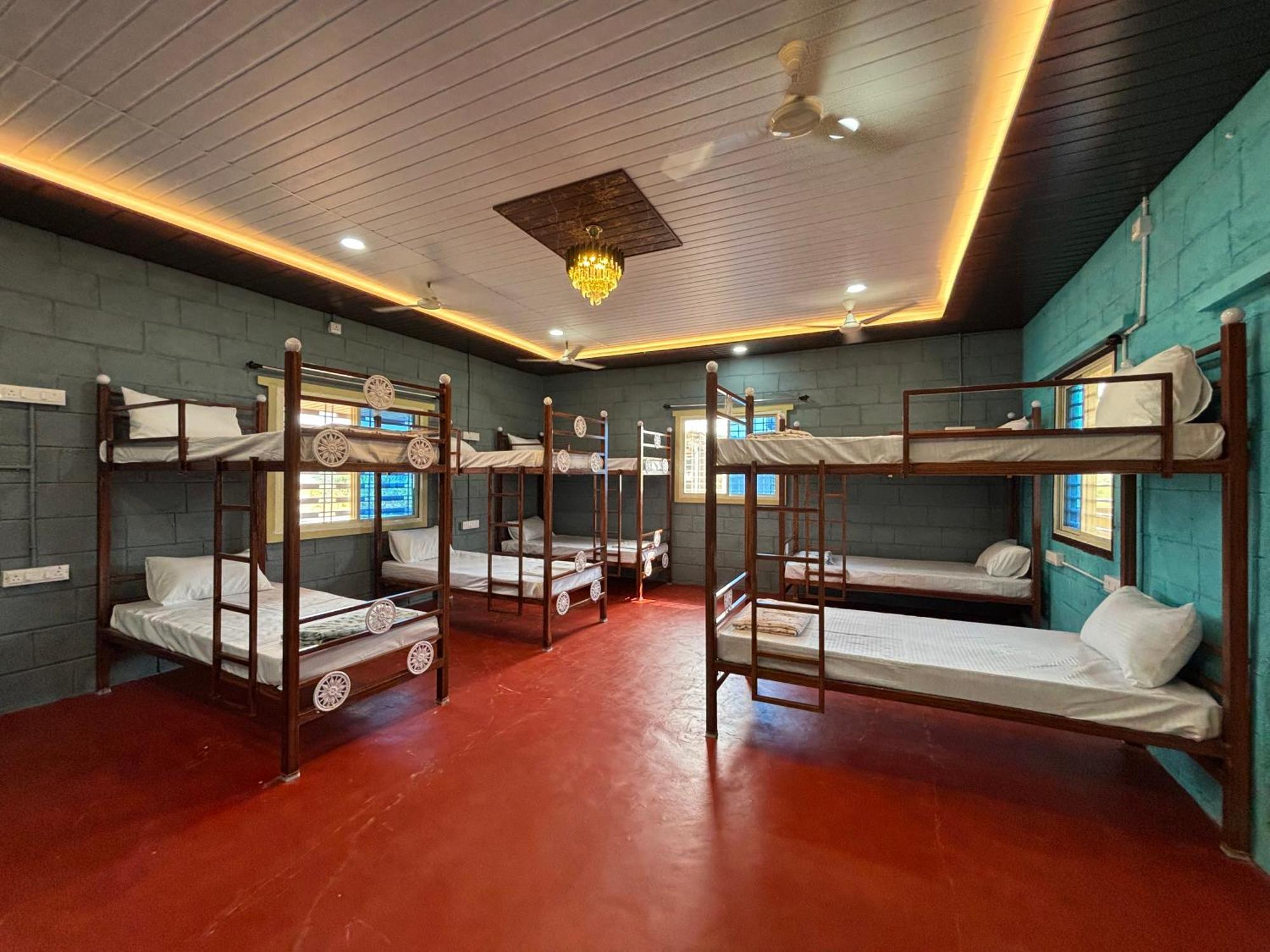 Mowgli'S Cafe Hampi & Guest House 外观 照片