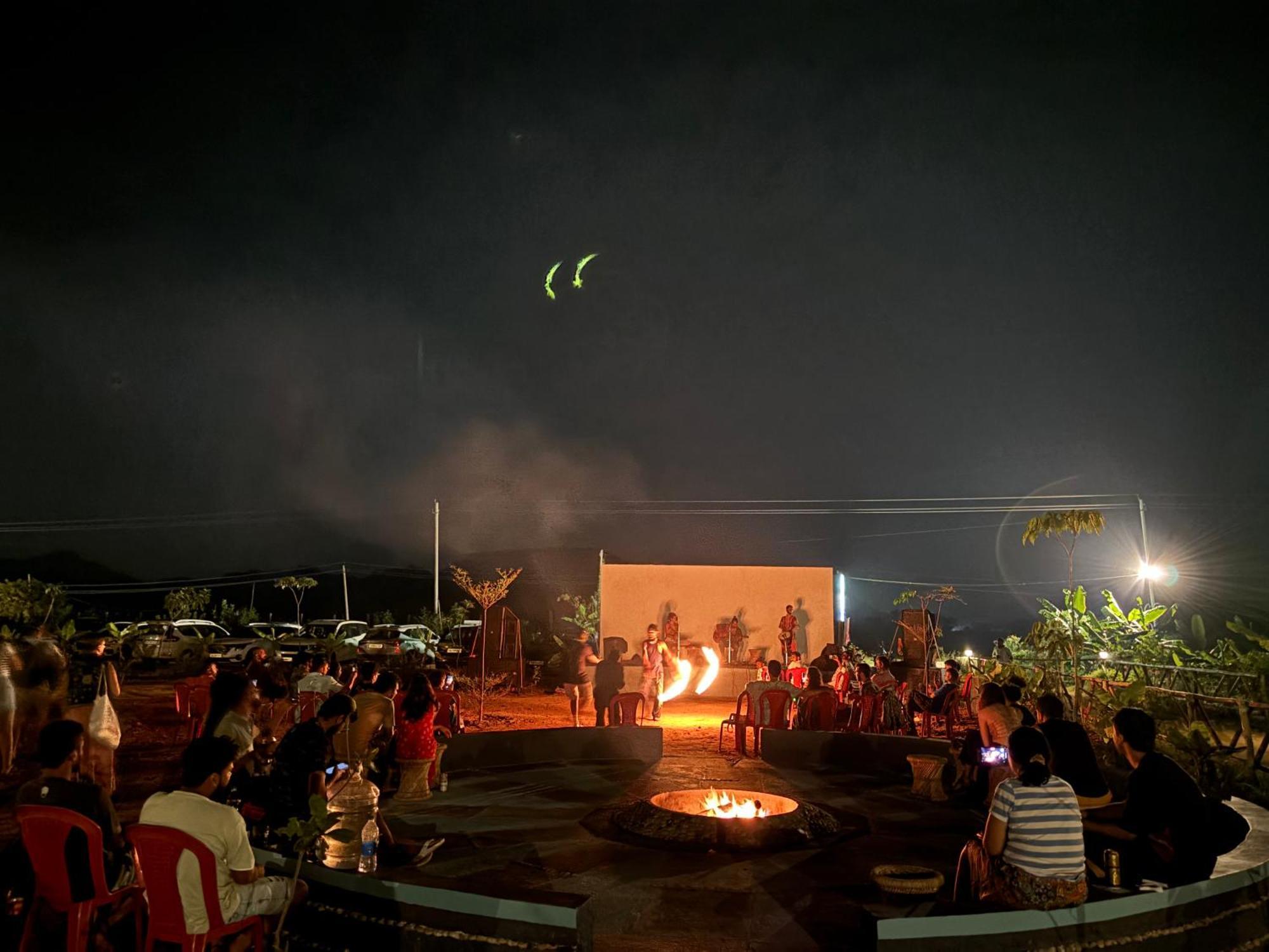 Mowgli'S Cafe Hampi & Guest House 外观 照片