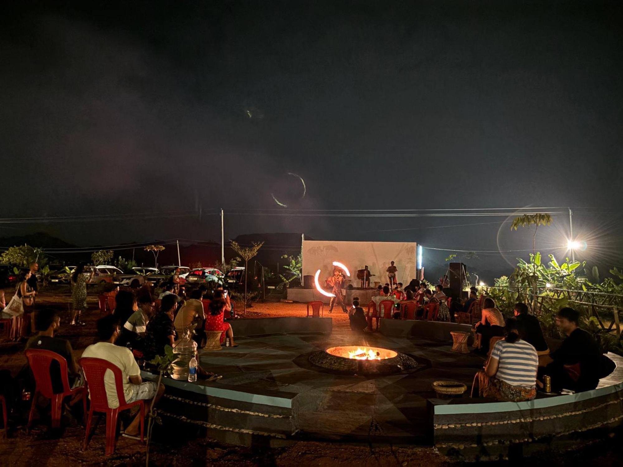 Mowgli'S Cafe Hampi & Guest House 外观 照片