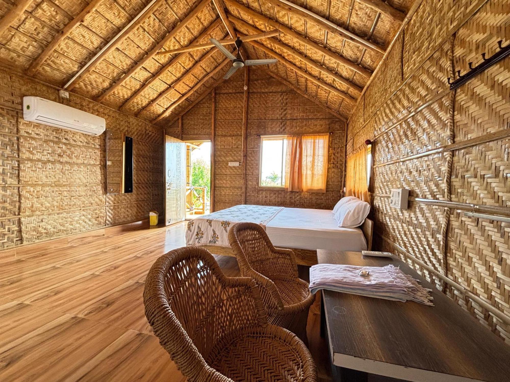 Mowgli'S Cafe Hampi & Guest House 外观 照片